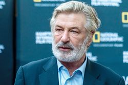 Alec Baldwin: 'Không ai muốn biết sự thật vụ nổ súng hơn tôi'