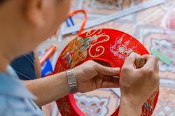Làng nghề khăn xếp vào vụ Tết