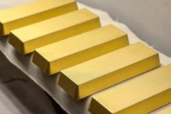 Giá vàng bật tăng trở lại, USD tự do giảm