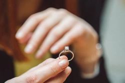 Chuyện khó tin: Anh chàng ở Nhật suýt kết hôn được với một cô gái dù cô ấy không hề biết