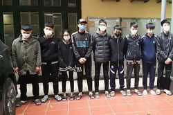 Bắt giữ khẩn cấp 9 thanh thiếu niên giả danh cảnh sát đi cướp tài sản