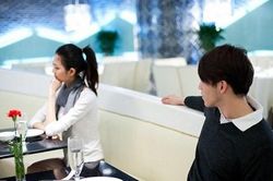 Sập bẫy đắng cay khi ngoại tình với vợ cũ