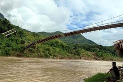 Thanh Hóa: Lật thuyền trên sông Mã, 3 người mất tích