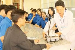 Giáo dục Tuyển sinh Đừng làm kiểu thời vụ