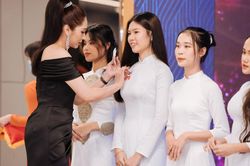 Hoa hậu Đặng Thu Thảo 'tái xuất' khoe sắc rạng rỡ, đi chấm thi sắc đẹp tuổi teen