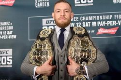 McGregor và Canelo Alvarez có thu nhập theo phút cao nhất thế giới