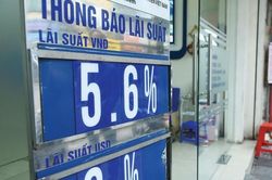 Treo lãi suất cao thu lãi lớn, coi chừng 'gậy ông đập lưng ông'