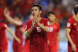 'Hùng Dũng xứng đáng đeo băng đội trưởng tuyển Việt Nam'