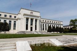Fed cam kết đạt được mục tiêu về việc làm và bình ổn giá cả