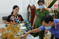 Bắt vụ mua bán vàng lậu, thu giữ 15 kg vàng nữ trang cùng hơn 2,1 triệu USD