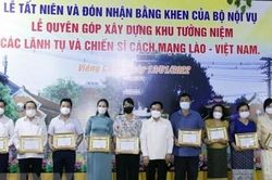 Người Việt được Bộ Nội vụ Lào tuyên dương vì hoạt động thiện nguyện