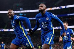 Đánh bại Tottenham, Chelsea tiến vào chung kết League Cup