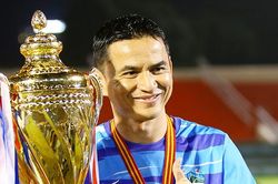 Kiatisuk muốn sang J-League nhưng vẫn quyết vô địch V-League