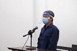 Xích mích, lấy dao đâm bạn nhậu