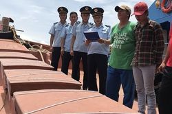 Buôn lậu, vận chuyển trái phép xăng dầu trên biển vẫn 'nóng'