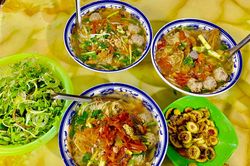 Về Nam Định ăn thử món bún sung, chỉ 10.000 đồng/bát mà ngon quên lối về