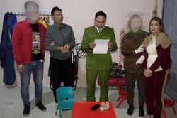 Triệt phá tụ điểm mua bán ma túy dưới hình thức 'boongke'