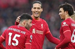 Ngoại hạng Anh: Liverpool níu hy vọng bám Man City