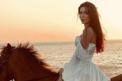 Cô dâu hát ca khúc khiến chú rể đòi ly hôn ngay trong đám cưới