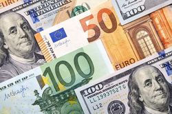 Đồng Euro thách thức vị trí tiền tệ toàn cầu của USD