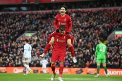 Kết quả Ngoại Hạng Anh: Thắng đậm Brentford, Liverpool lên nhì bảng
