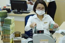 Ngăn rủi ro tín dụng bất động sản, chứng khoán
