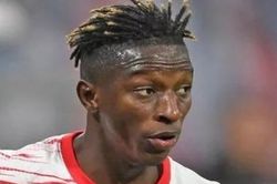 Chuyển nhượng cầu thủ: Barca bán De Jong, Chelsea hỏi mua; MU tìm cách có Amadou Haidara; Newcastle tiếp cận Lingard
