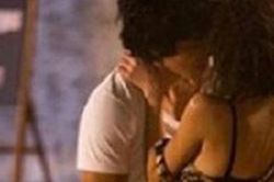 Tiểu tam rụng răng, thâm mắt, 'bay màu' cả khuôn mặt hot girl vì dòm ngó chồng người khác