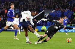 Leicester 2-3 Tottenham: Bùng nổ phút bù giờ, ngược dòng ngoạn mục