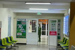 Vụ bé gái 3 tuổi nghi bị bạo hành: Bàn giao nhân tình của người mẹ cho phòng Cảnh sát hình sự