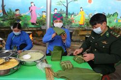 Ấm áp Chương trình 'Xuân biên phòng - Ấm lòng dân bản'