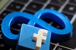 Tôi đã bị khóa tài khoản Facebook như thế nào?