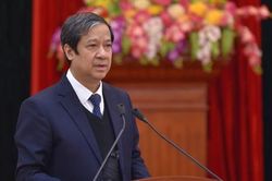Trường chuyên được đầu tư 'lộng lẫy' trong khi trường khác xập xệ thì thực sự phản cảm