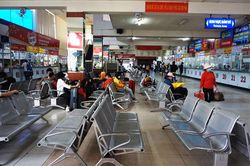 Tàu xe phục vụ Tết ở TPHCM vắng khách