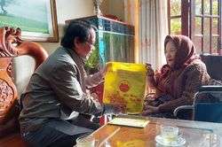 Phó Bí thư Thành ủy Pleiku Trần Xuân Quang thăm, chúc Tết gia đình có công với cách mạng