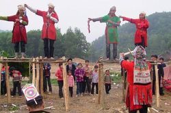 Độc đáo buổi lễ giã từ 'tuổi trẻ con'