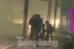Bắt khẩn cấp người bố dùng dao gây thương tích cho 2 con nhỏ vì mâu thuẫn với vợ