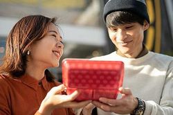 'Ngoại tình tư tưởng' với bạn thân