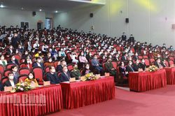 Chương trình 'Chắp cánh ước mơ' vinh danh, khen thưởng các em học sinh, sinh viên đạt thành tích xuất sắc năm 2021