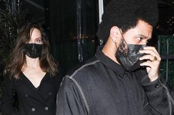 Album 'Dawn FM' của The Weeknd: Ánh sáng cuối đường hầm