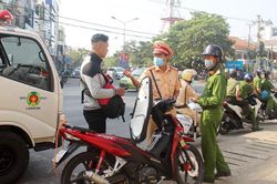 Ðức Trọng: Hiệu quả từ việc đưa công an chính quy về xã