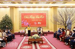 Đồng chí Nguyễn Thị Thanh thăm và chúc Tết tại Ninh Bình