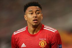 Newcastle sẵn sàng nâng mức giá mượn Lingard