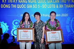 Nữ sinh Kiến trúc Hà Nội mang trầu têm cánh phượng vào đồ án tốt nghiệp