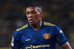 Chuyển nhượng cầu thủ Man Utd: Tậu 4 hợp đồng mới ở phiên chợ Hè; Martial đến Sevilla; khó theo được 'máy ghi bàn' Haaland