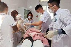 Nghi đốt pháo tại nhà, nam sinh bị bỏng nặng