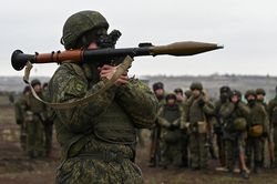 Gọng kìm Nga đang khóa chặt Ukraine