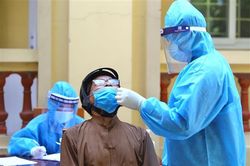 Dịch Covid-19 ngày 26/1: Số ca mắc ở Sơn La tăng cao dịp cận Tết