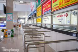Ngỡ ngàng với hình ảnh vắng lặng ở bến xe Hà Nội ngày cận Tết