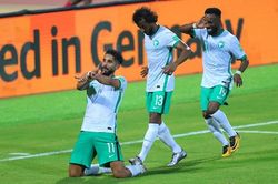 Soi kèo nhà cái Ả rập Xê út vs Oman. Nhận định, dự đoán bóng đá vòng loại World Cup 2022 (00h15, 28/1)
